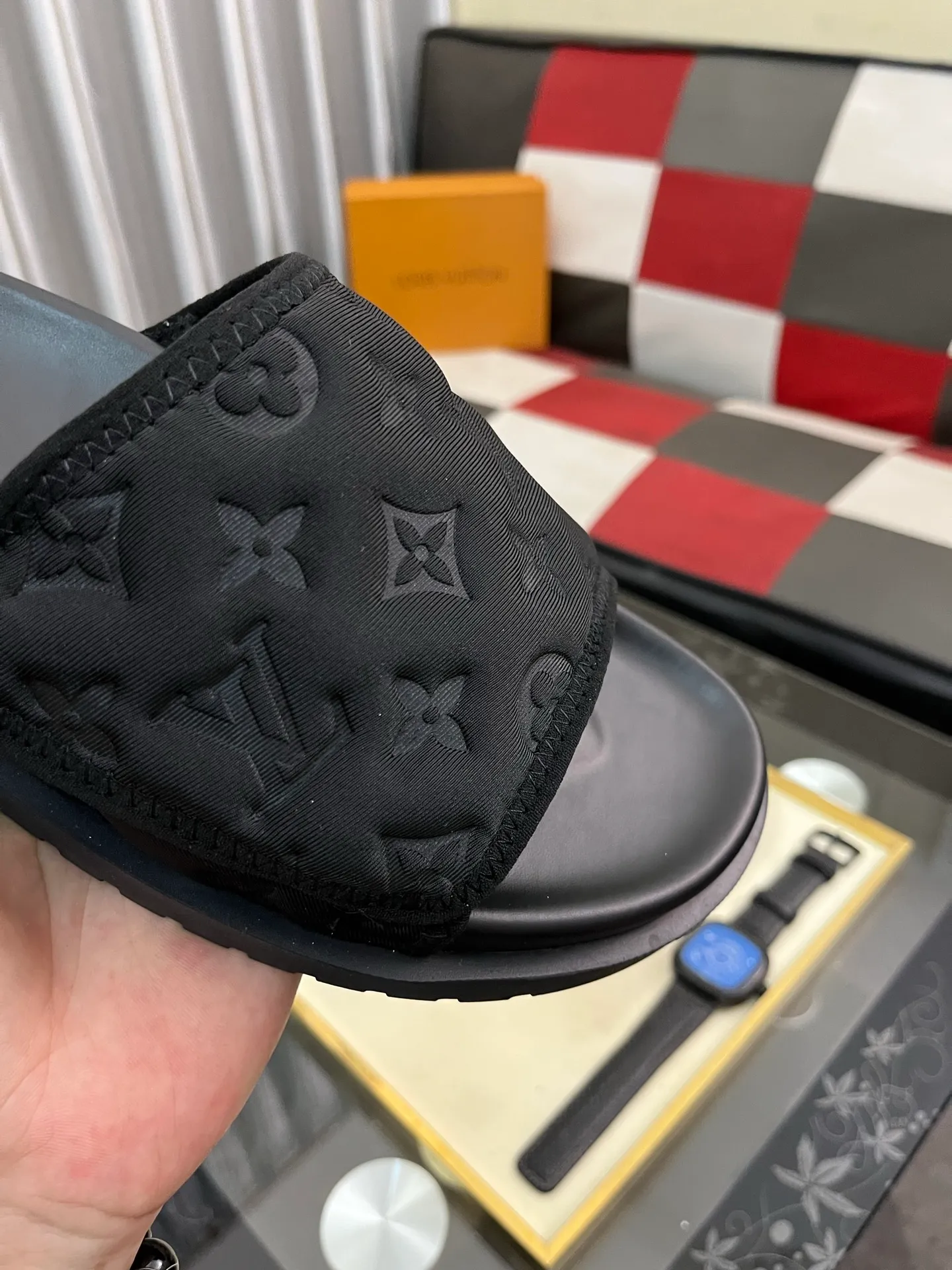 Men's men's shoes💰320⌚️⌚️[Louis Vuitton LV slippers] (high-end cowhide) counter 1:1 fashion style summer must-have! The designer used LV’s iconic outsole. The original simple slippers instantly become fashionable! The upper is made of flexible special cowhide leather straps alternately, and the workmanship is exquisite! A must-have for stylish men in summer, size 38-44